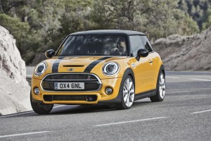 Mini Cooper  - goes round corners